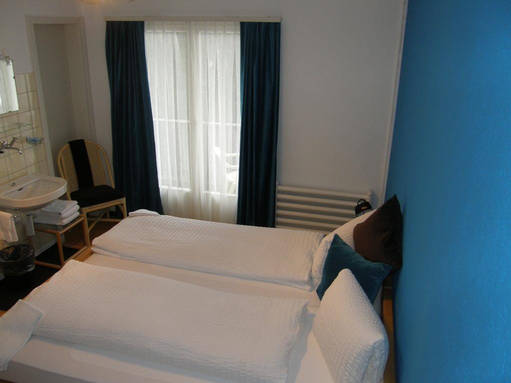 Hotel Gästehaus Baumgarten Kehrsiten Zimmer foto